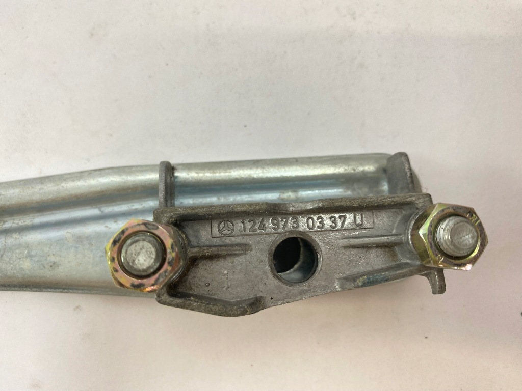 Каркас кронштейн підлокітник сидіння водія mercedes w124 1249730337 Київ