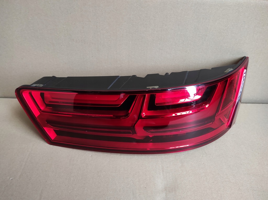 фото №1, Лампа задня права audi q7 4m0945094m