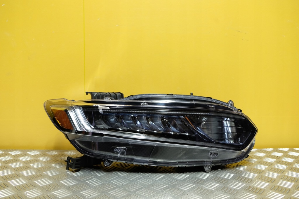 фото №1, Honda accord hybrid 2018- фара лампа led права usa