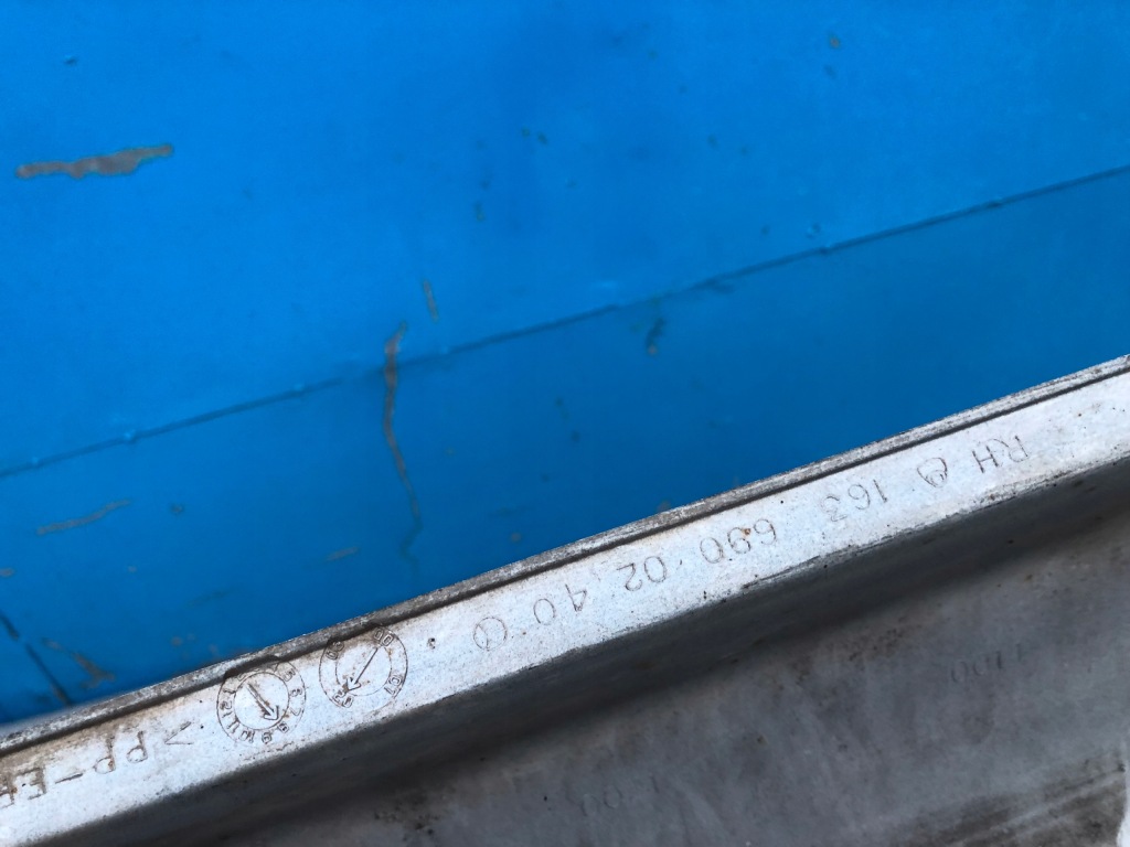 Mercedes ml w163 рестайлинг  правая молдинг накладка порог 359 с Разборки