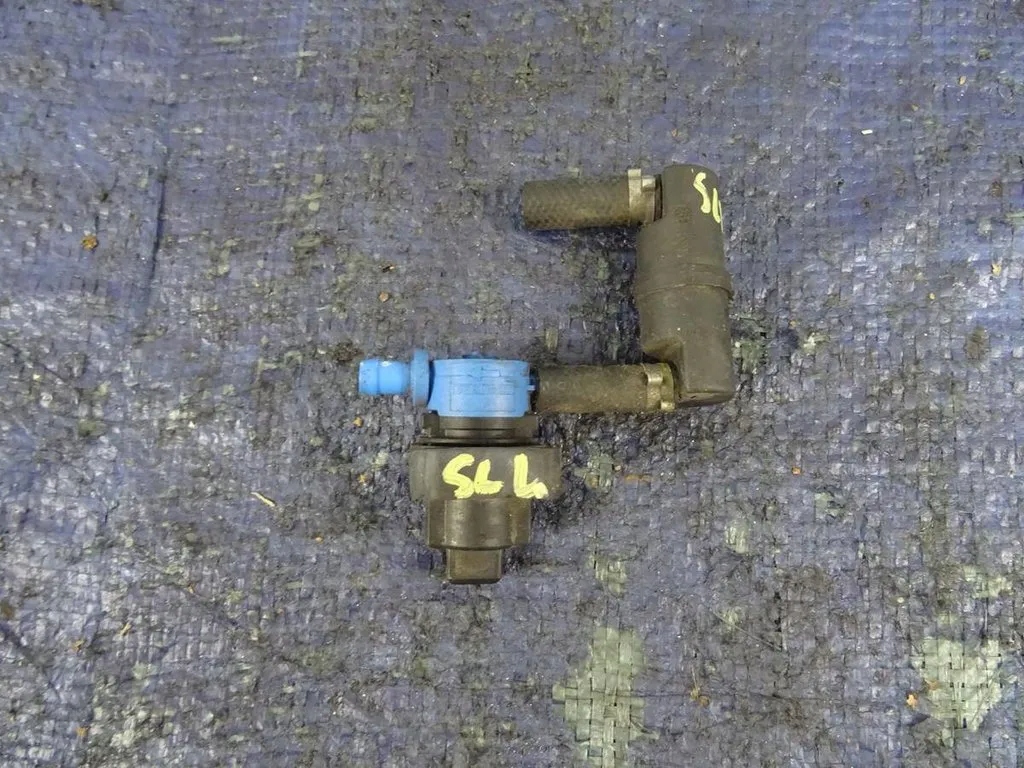 фото №1, Клапан вакууму mercedes slk r171 0004703693