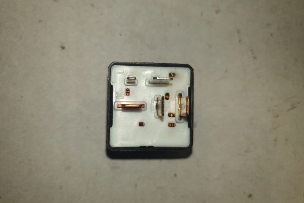 фото №1, Реле audi a4 8e2, b6 443951253aa 1.9l 2003