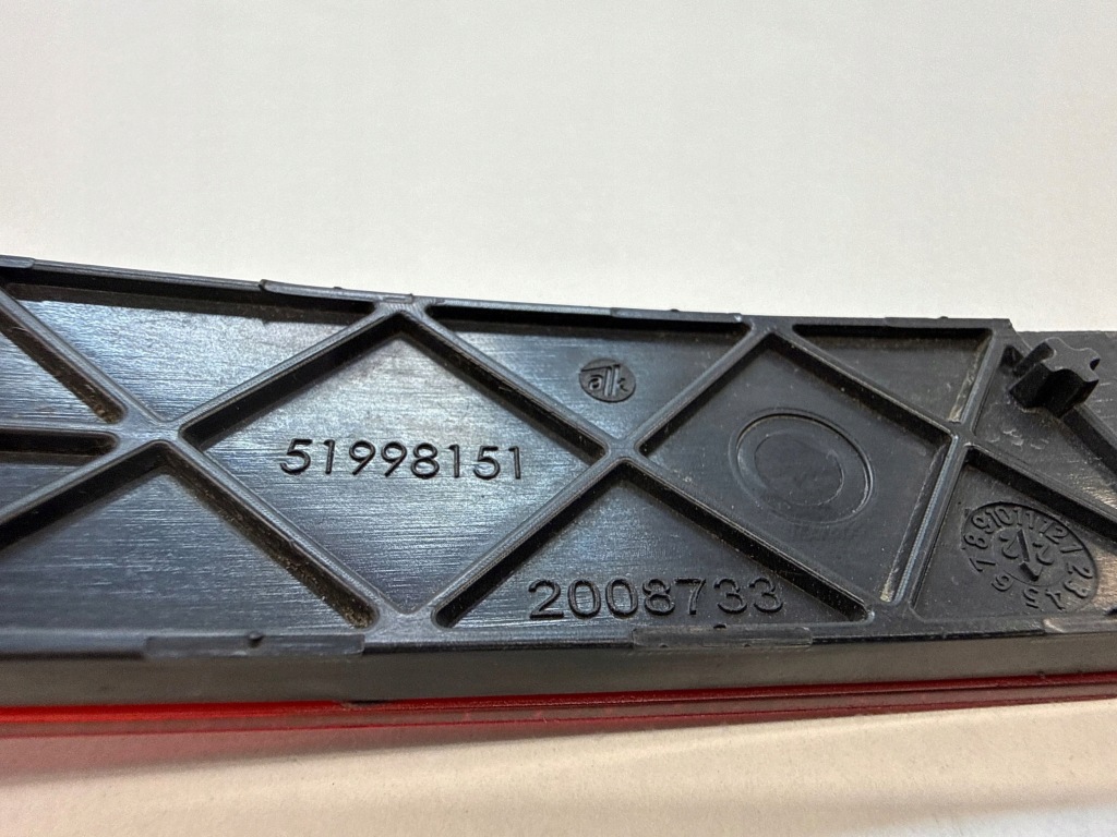 фото №8, Б/у оригинальный левый отражатель бампера заднего fiat tipo sedan 51998151