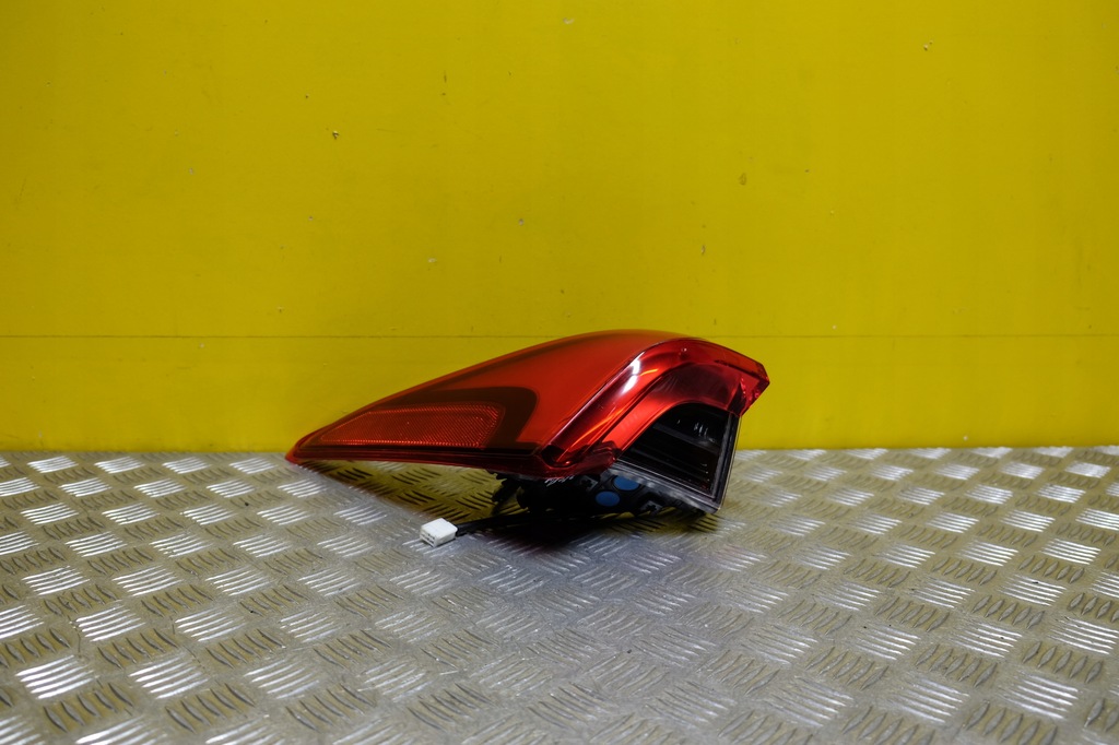 фото №1, Toyota avalon 2019-2022 лампа задняя левая led usa