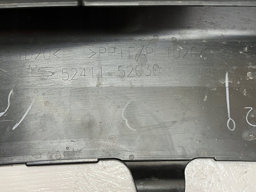 Lexus lbx 2024- накладка бампер передний перед оригинал  52411-52030 в Украине