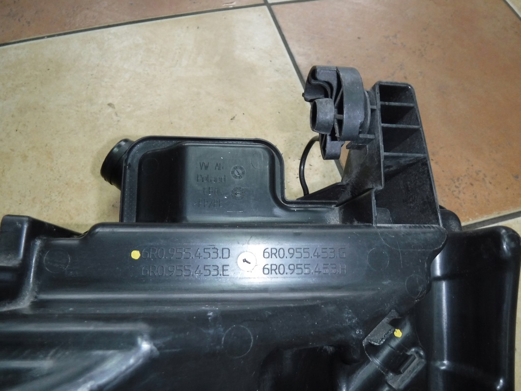 фото №16, Бак омывателя + трубка + крышка org skoda fabia 3 rapid 6r0955453d