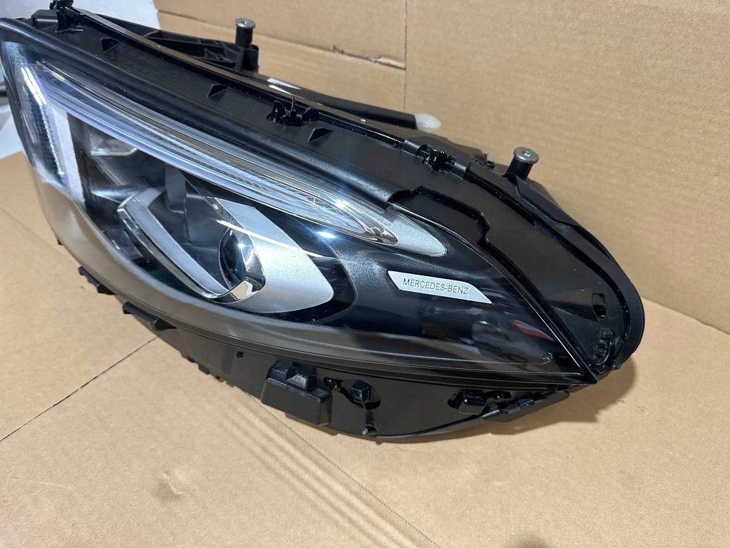 фото №6, Mercedes-benz a w177 2021 лампа передняя правая a1779060503 комплектная eu