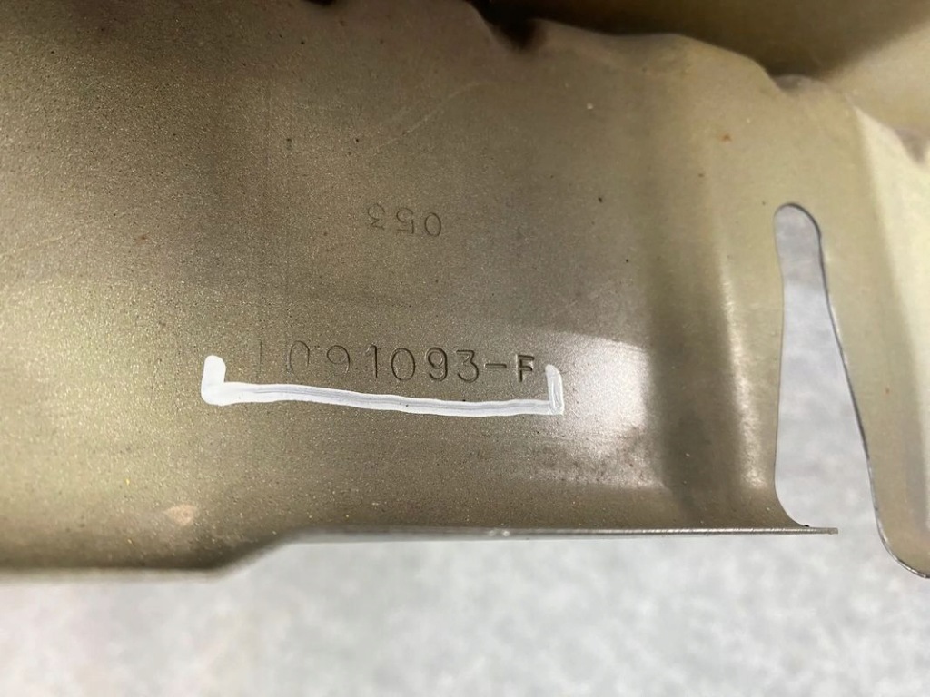 Крило перед передній правий - tesla model 3 17-23 Зі Шроту