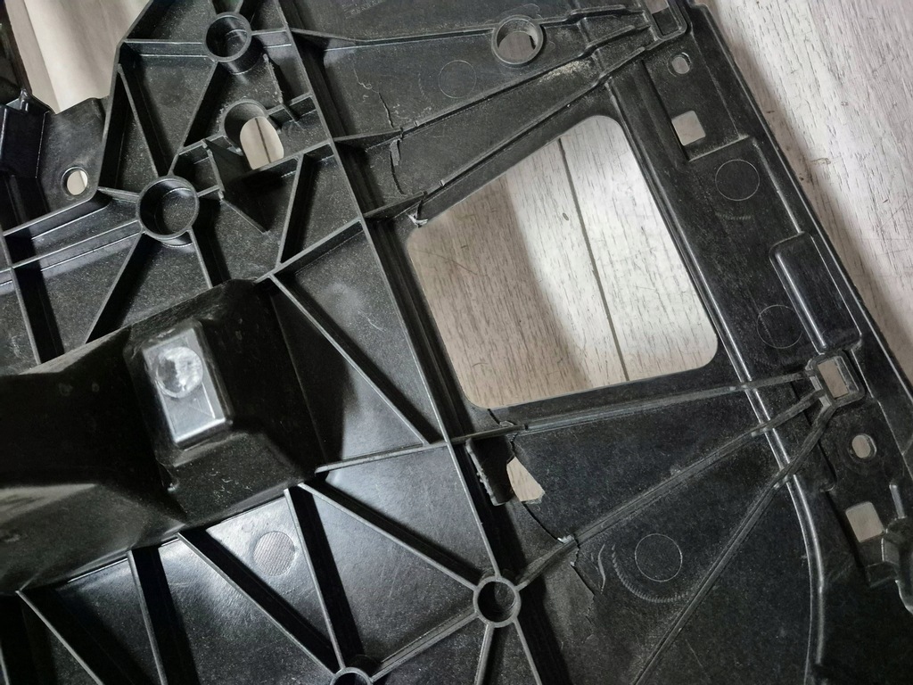 фото №10, 12947. audi q4 e-tron усилитель решётка радиатора 89a807233