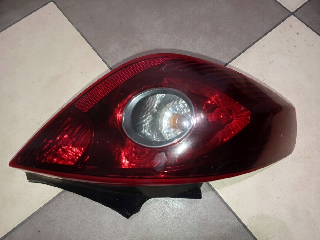 Купити Лампа ліва права задній opel crosa d 3d європа