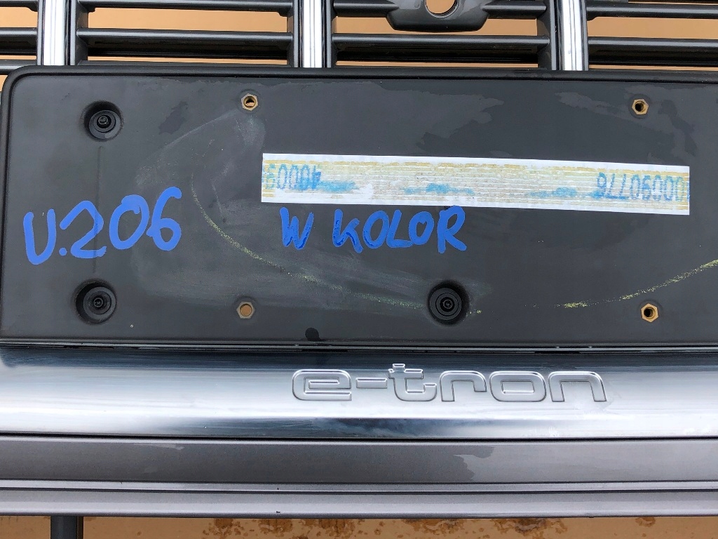 фото №15, Консоль pulpit чёрный black 4kl.857.736 audi e-tron 2020- приборная панель приборная