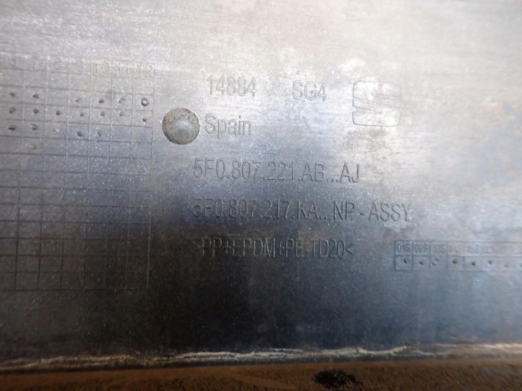 Купити Seat leon 3 3 cupra рестайлінг  16-20 бампер перед передній sprysk pdc