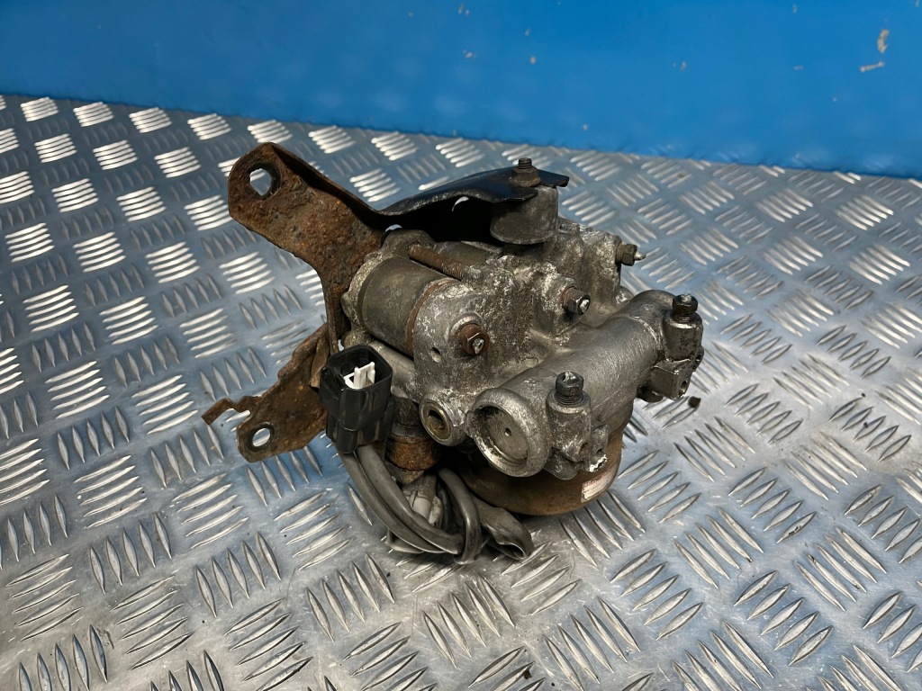 Купити Lexus ls ii ls400 95- насос гальмівна abs