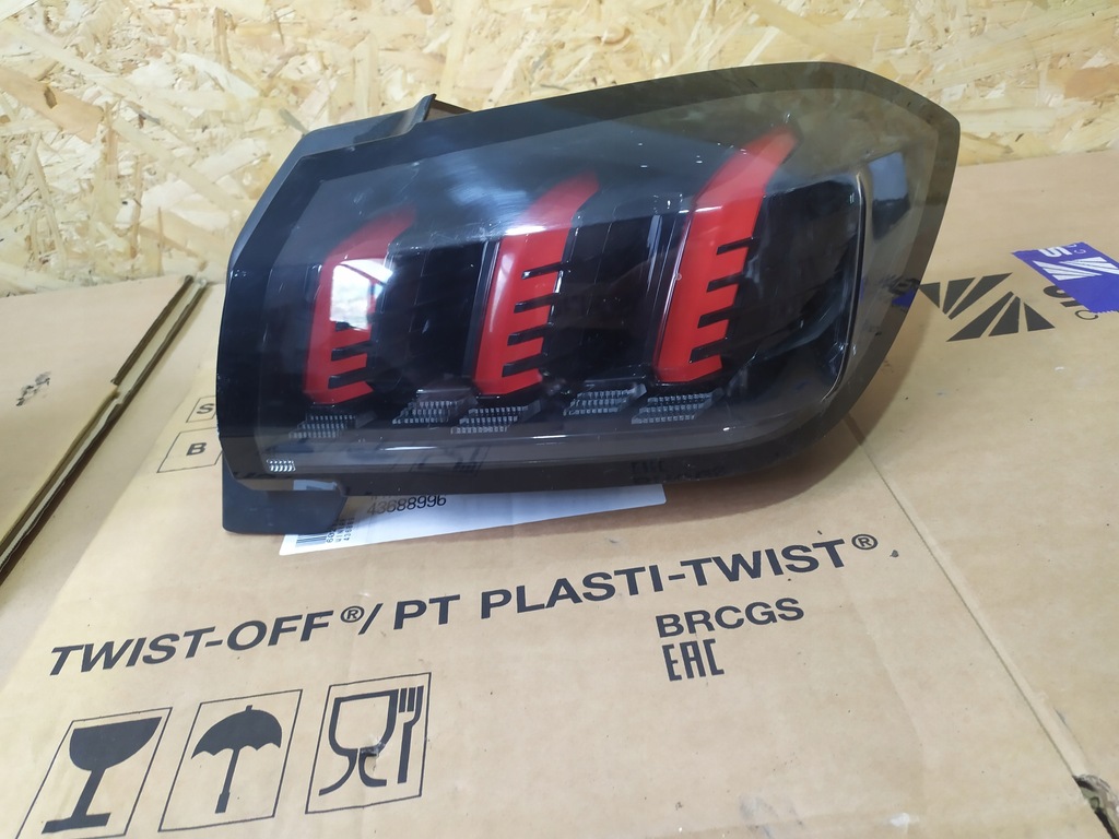 фото №5, Лампа задняя правая peugeot 208 ii