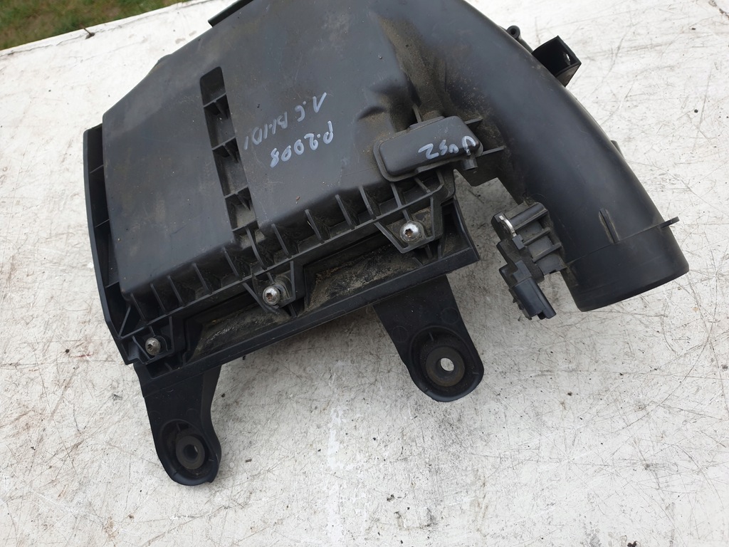 фото №7, Корпус фильтра воздуха peugeot 2008 1.6 bhdi