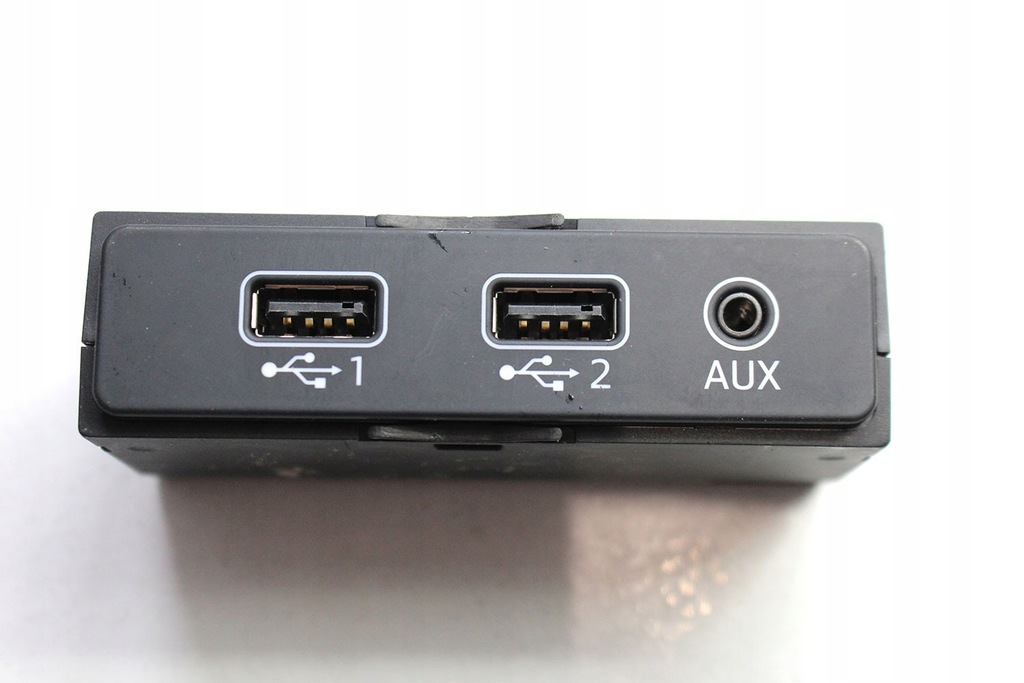 фото №6, Audi a4 a5 q5 port usb разъём aux 8w0035736 8w0 035 736 8w 80a r8 8s pan