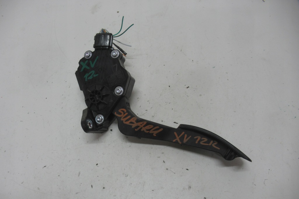 фото №1, Subaru xv 12r педаль газу 36010fj010