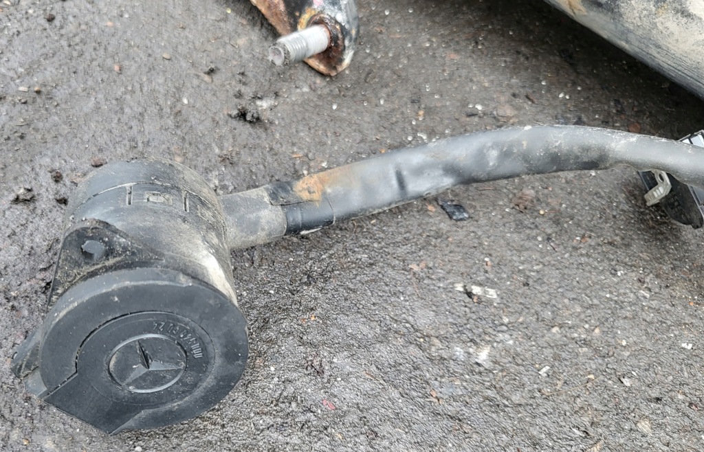 Фаркоп  буксирувальний oris mercedes ml w164 оригінальний номер a1643100937 Оригінал