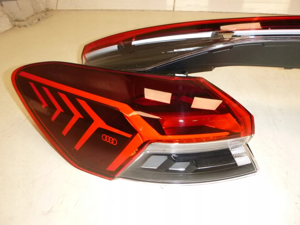 фото №7, Audi q4 e-tron комплект лампа лампа правая левая накладка задняя задняя low новый kpl