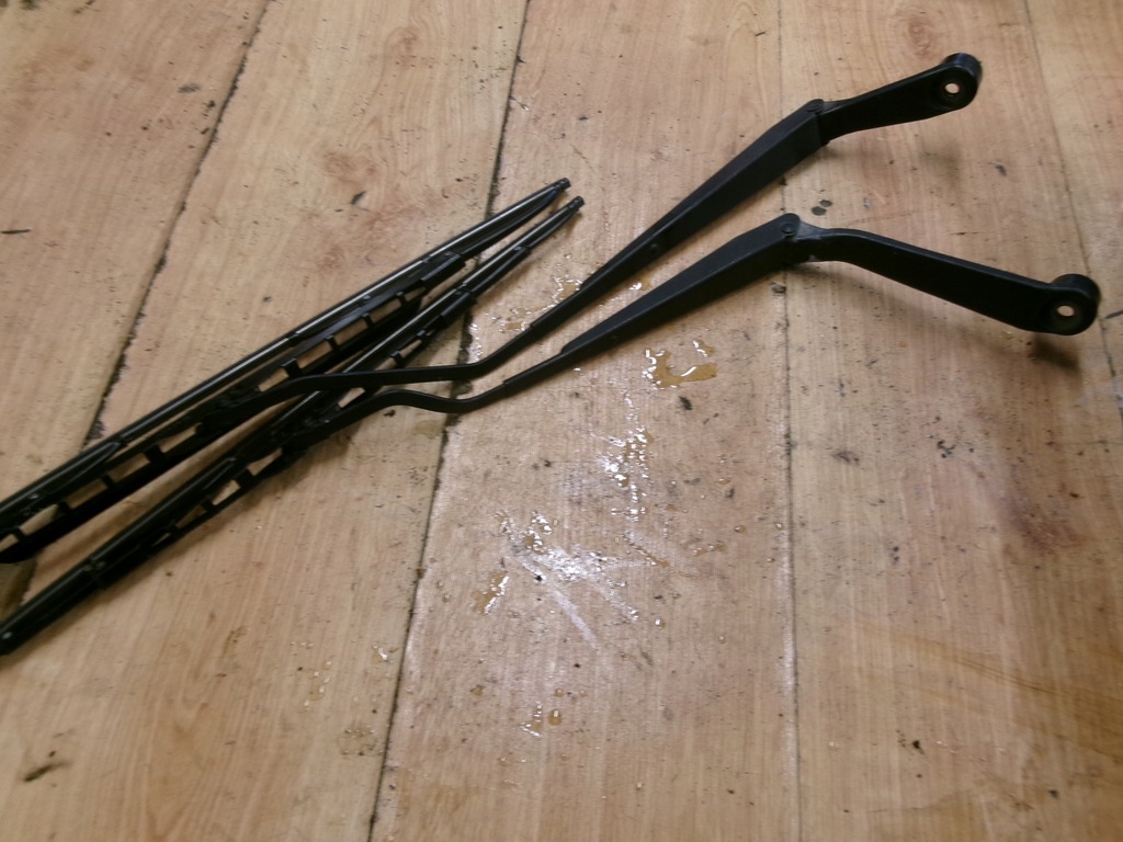 фото №1, Suzuki swift mk7 важелі двірник перед комплект europa