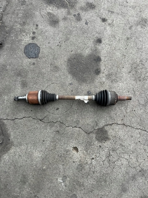 фото №1, Приводной вал левая dacia dokker lodgy 1,2 tce 391011406r