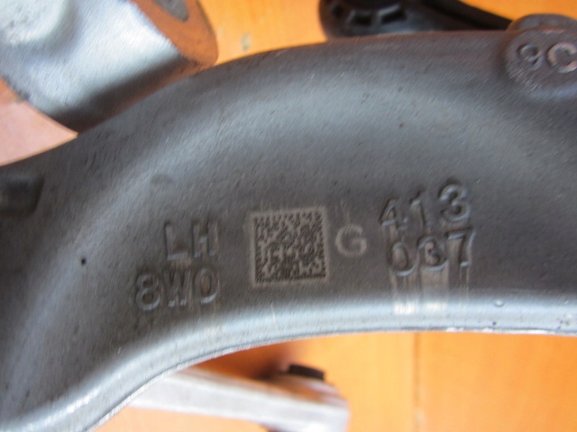 фото №15, Audi a4 b9 a5 s5 8w кронштейн амортизатора левый перед 8w0413037 вилка