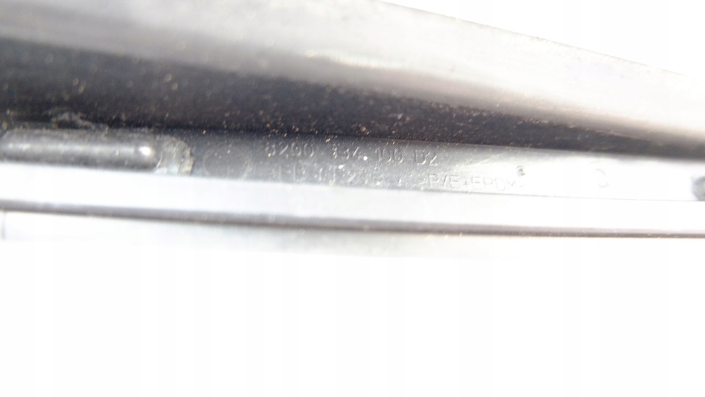 фото №9, Renault clio iii молдинг скло лобове права 8200334100