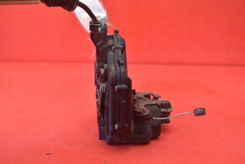 фото №6, Замок дверь правый перед eu seat toledo 2 ii 03r