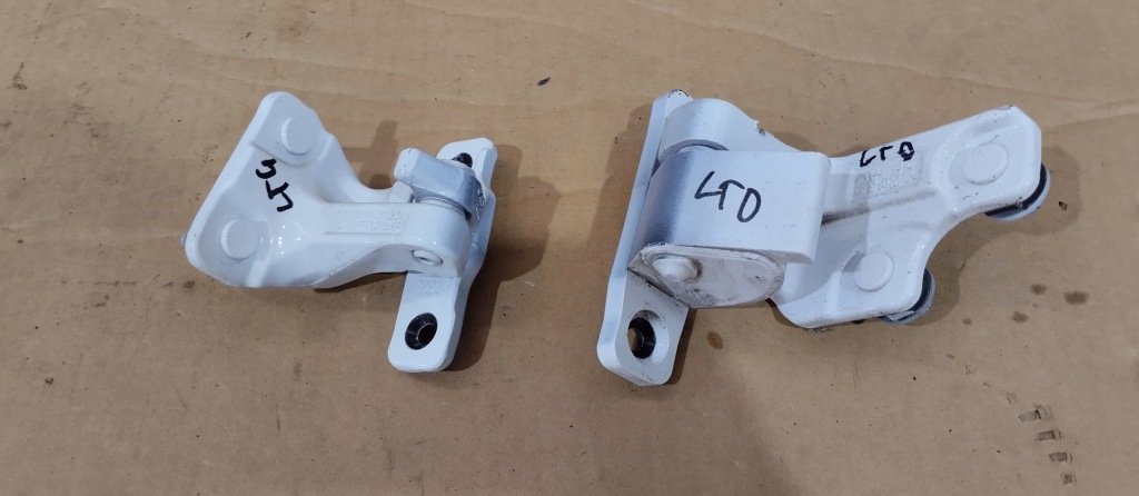 фото №1, Петля петлі лівий задня mercedes e klasa w213 комплект góra + dół 149