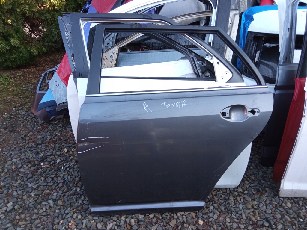 фото №1, Двері задня toyota avensis