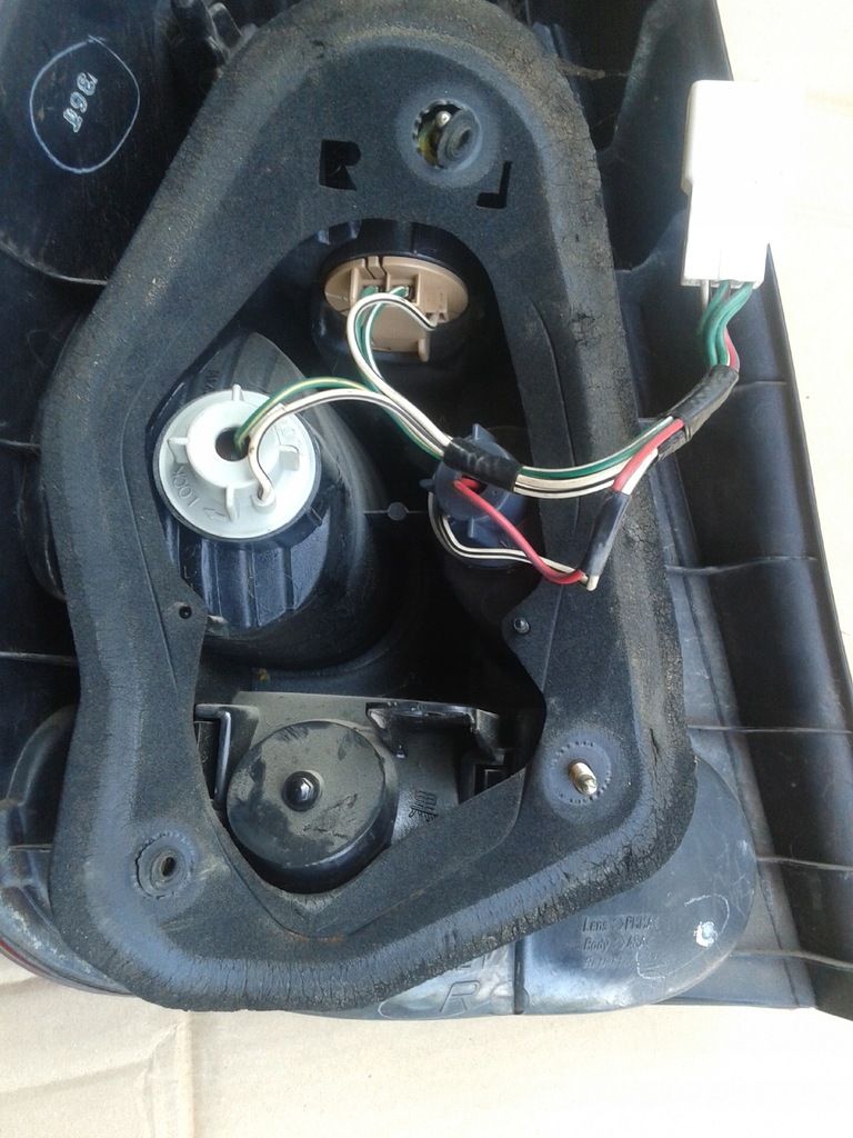 фото №12, Лампа правий задня права toyota corolla viii e11 hb хетчбек 3d 220-76587r