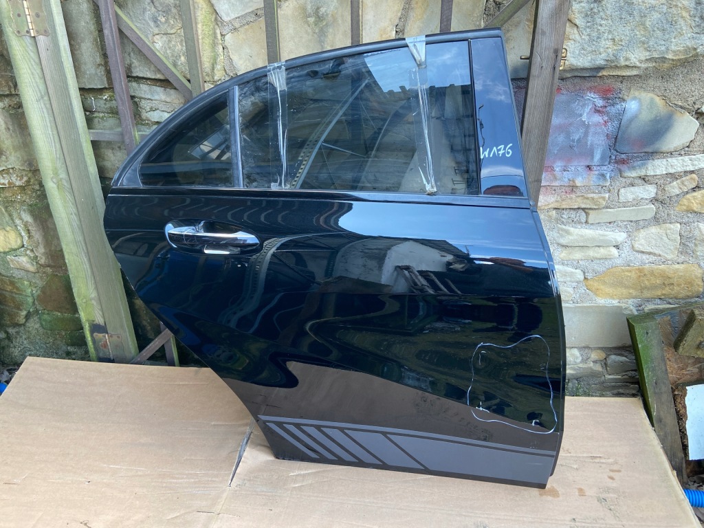 фото №1, Mercedes w176 amg двері правий задня задні колір 191