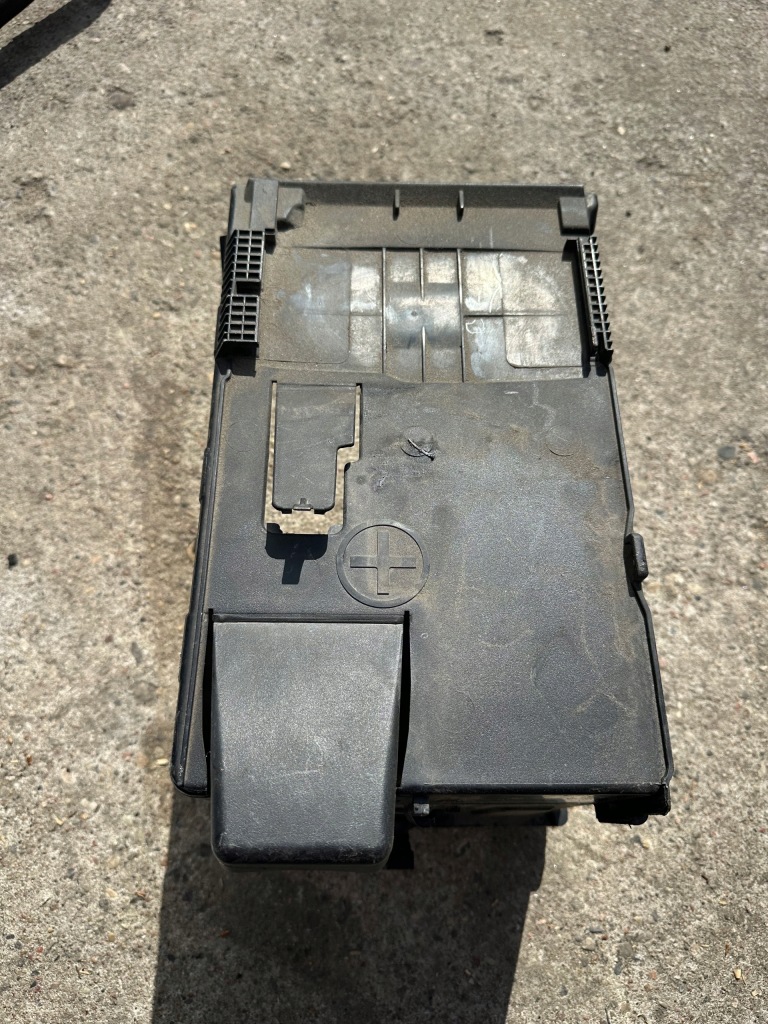 Купити Корпус акумулятор partner berlingo 3 09-17 рік 9663615580