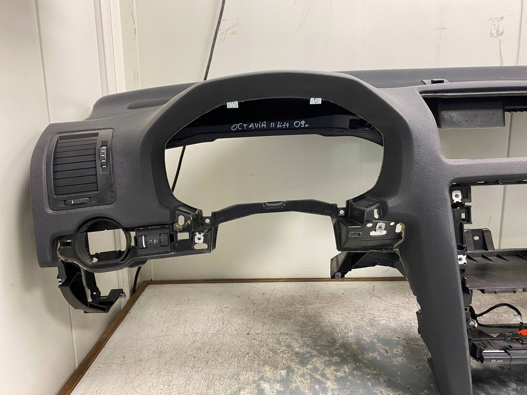 фото №11, Skoda octavia ii lift консоль приборная панель подушка подушка безопасности pas europa