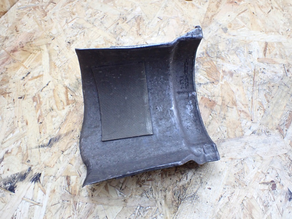 Накладка піввісь audi a6 c6 2.7 європа 8e0407719a в Україні