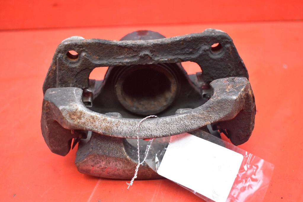 фото №8, Суппорт тормозной левый перед chevrolet hhr 1 i 2.4 b 172 km 05-11