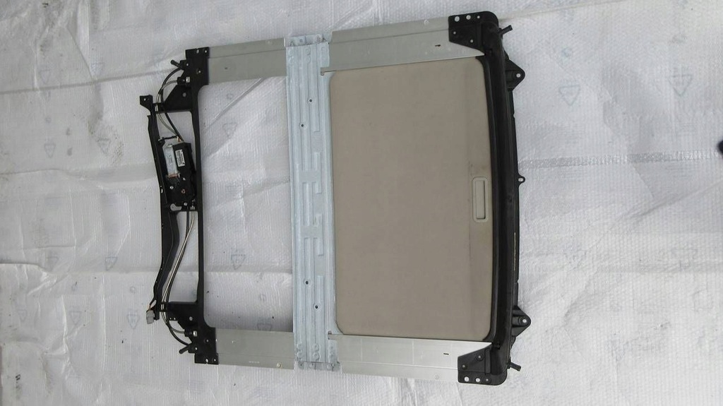 фото №7, Chrysler 300 - 300c 24050050 люк