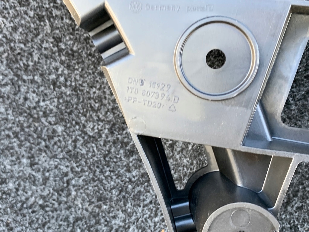 фото №11, Правый направляющая кронштейн бампера заднего vw touran 2011-2015 1t0807394d