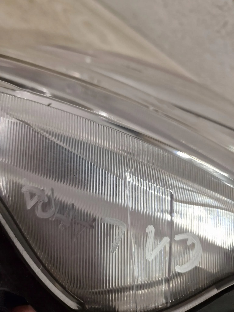 фото №11, Лампа права фара citroen c1 14-