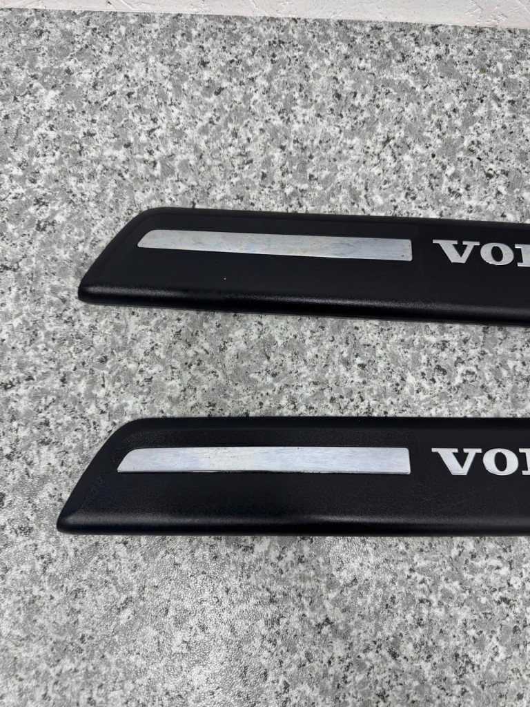 Купить Накладка  накладка порога  правая левая комплект volvo v40 2 2012-2018r 31265842