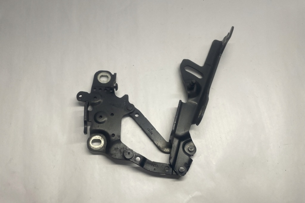 фото №8, Правый петля капот bmw 4 gran coupe f36 13989610 3.0l дизель 230kw 2015