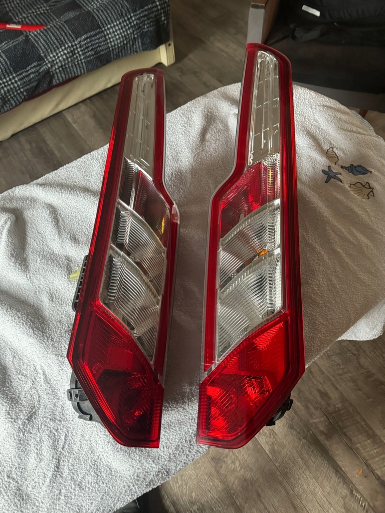 фото №1, Ford transit custom лампи задні комплект оригінальні