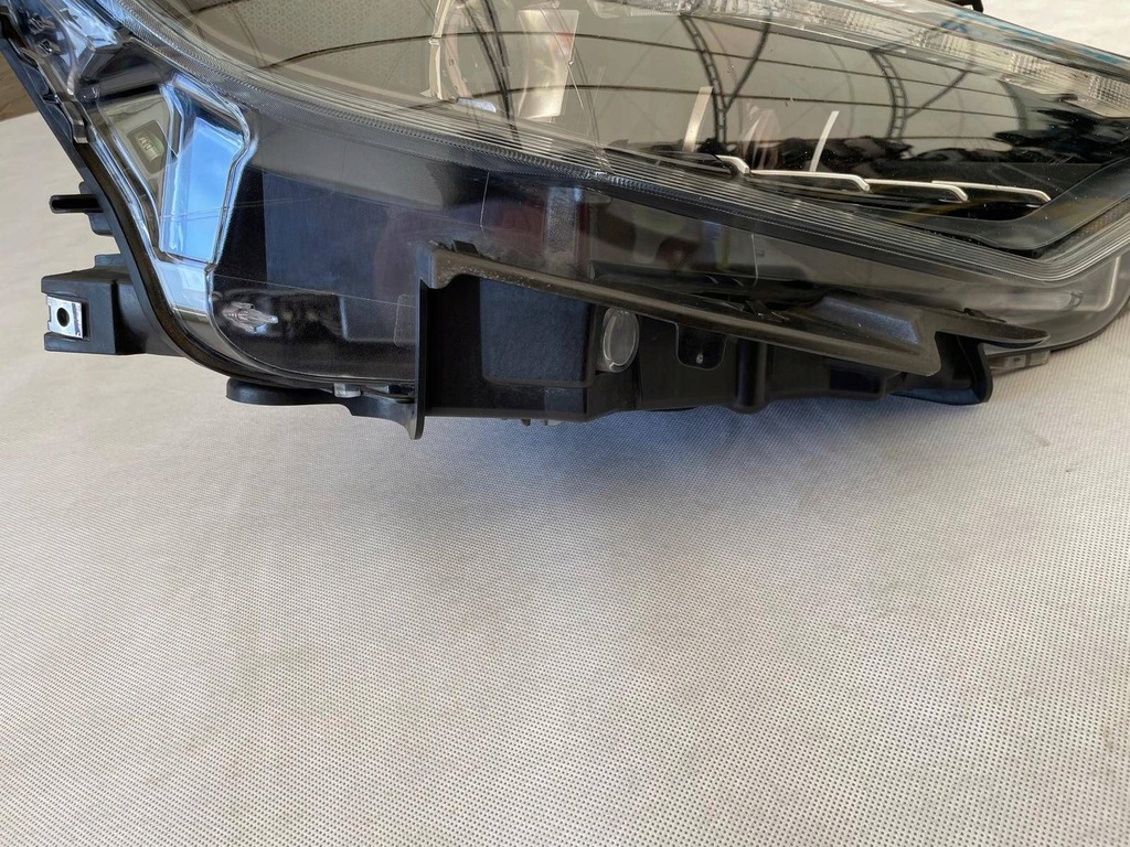 фото №8, Лампа перед передня права maserati levante full led lift 06701595360