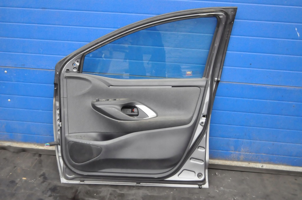 фото №7, Toyota yaris iv дверь правый перед передние