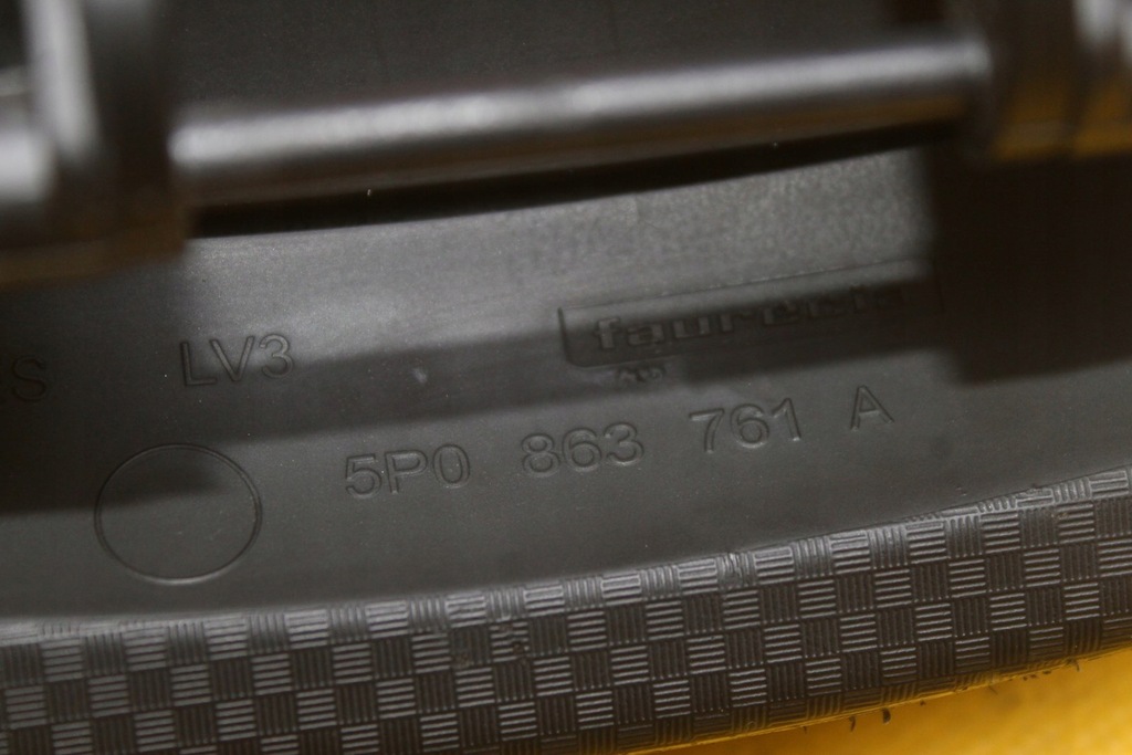 фото №9, Подлокотник двухзонный seat altea xl freetrack 5p0863071 5p0863761a