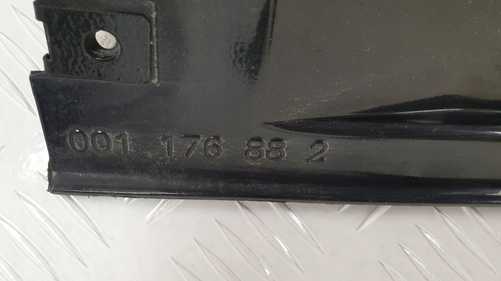 фото №6, Mercedes a-klasa w176 amg молдинг порог правая