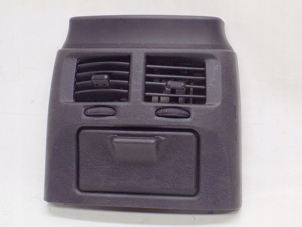 фото №2, Lexus is ii is220d попільничка ґрати обдув задня