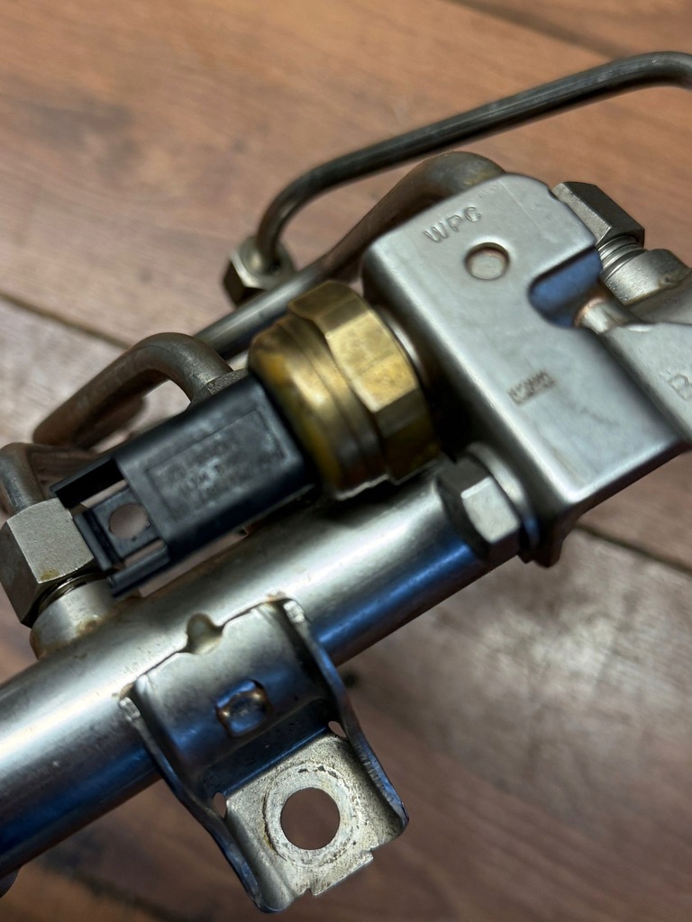 фото №6, Молдинг впрыскная bmw 3 e92 320 i 7562474 7537319 7547883