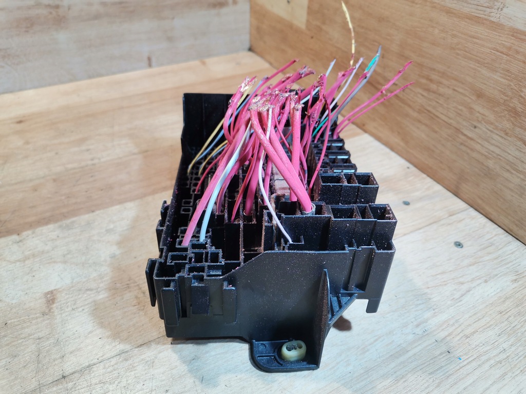 фото №8, Коробка запобіжників renault laguna iii 8200393836d