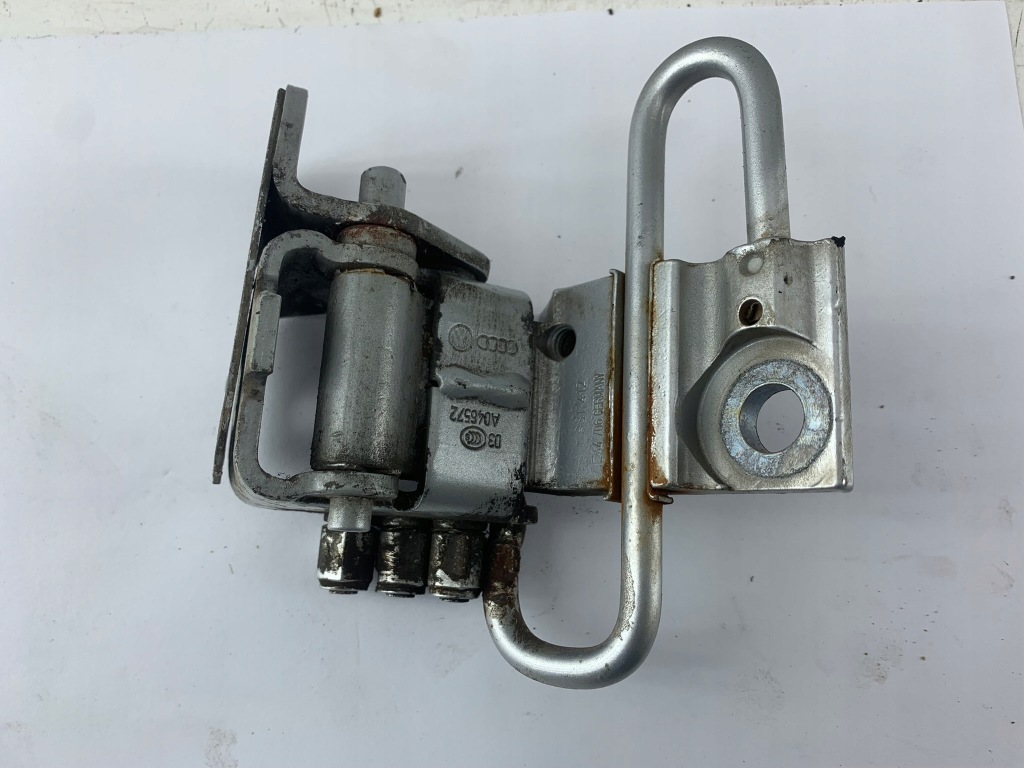 фото №1, Audi tt 8j петля дверь правый ly7w